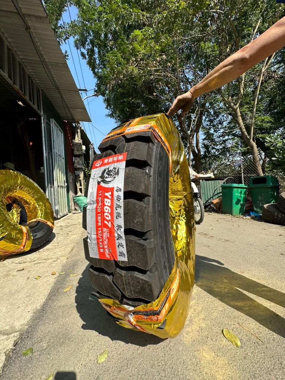 Lốp YINGBA 11.00R20 YB607 18PR
